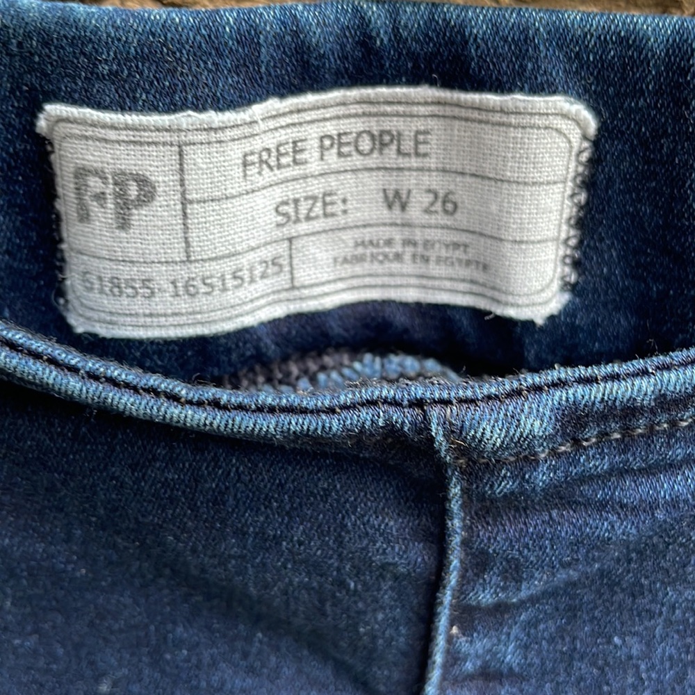 Free People Pull On Jeans Size 26 Excellent Condition - Picture 6 of 8